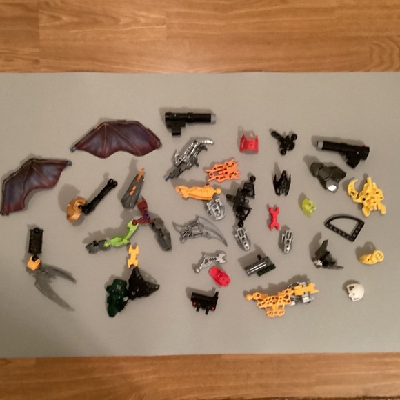 Lot De Figurines Bionicle LEGO – Dont Takanuva – Occasion – Notice Abîmée